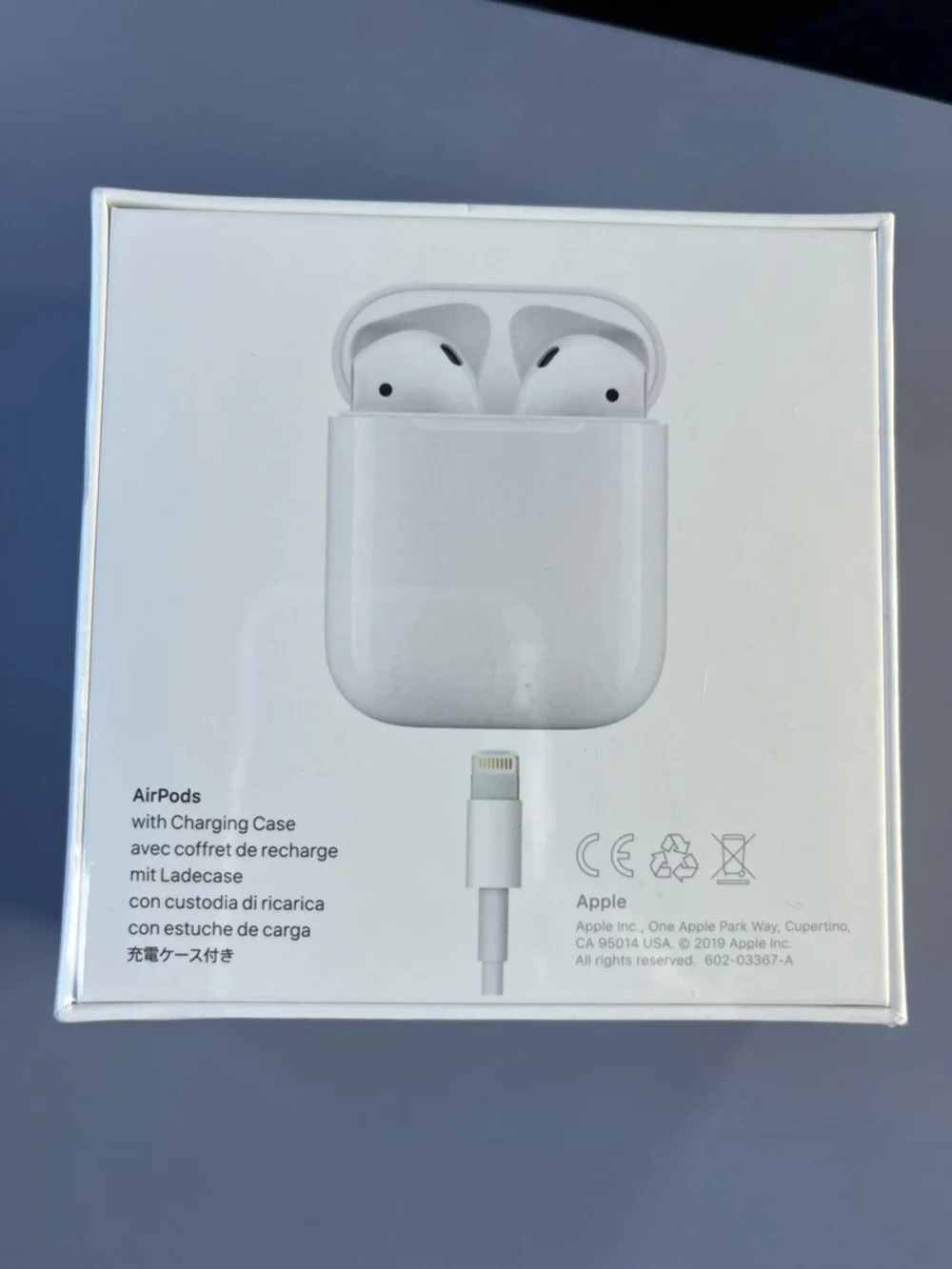 Apple Airpods - Picture 2 of 6
